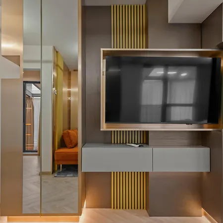 High-end With Terrace Apartment