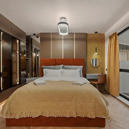 High-end With Terrace Apartment